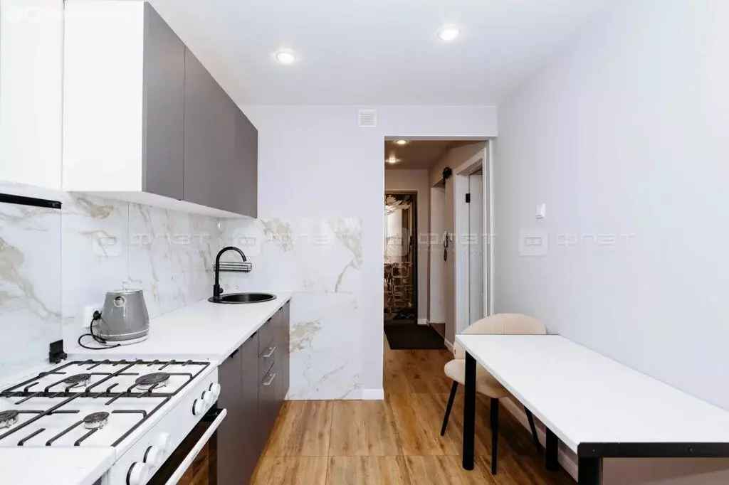 3-комнатная квартира: Казань, улица Сафиуллина, 48 (64.3 м) - Фото 2