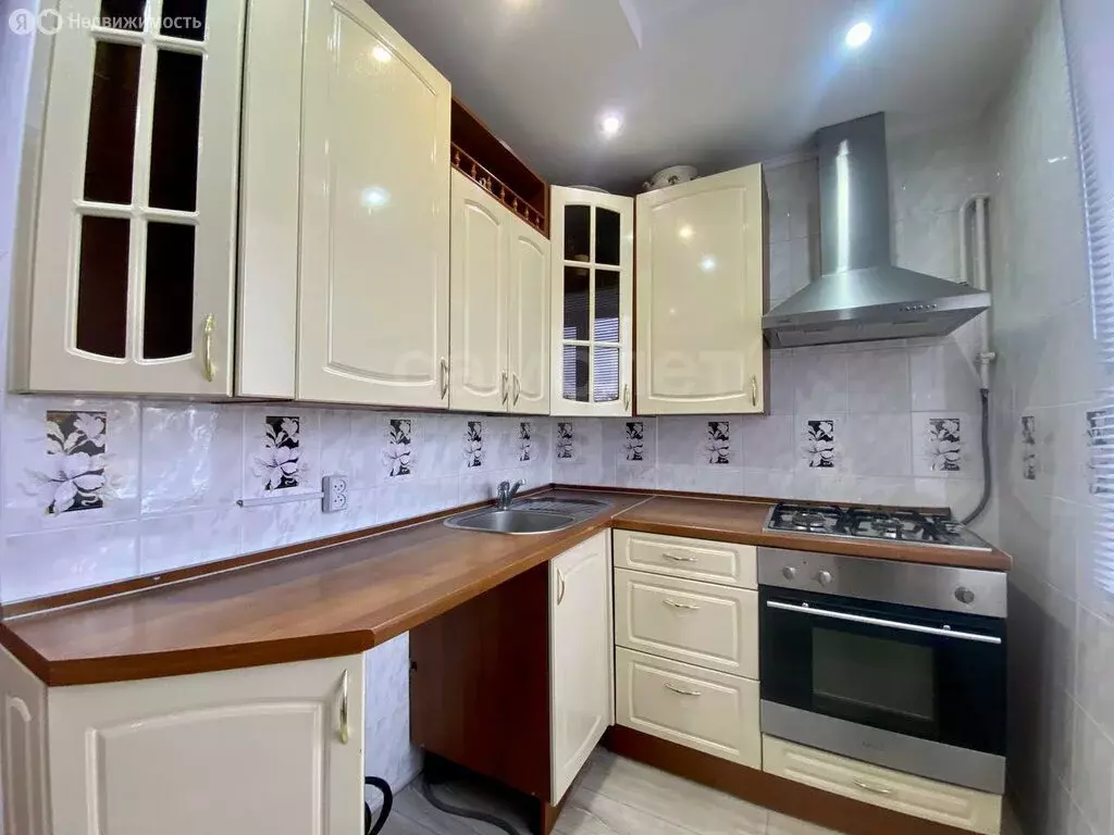 3-комнатная квартира: посёлок Саракташ, улица Пушкина, 134А (66.6 м) - Фото 2