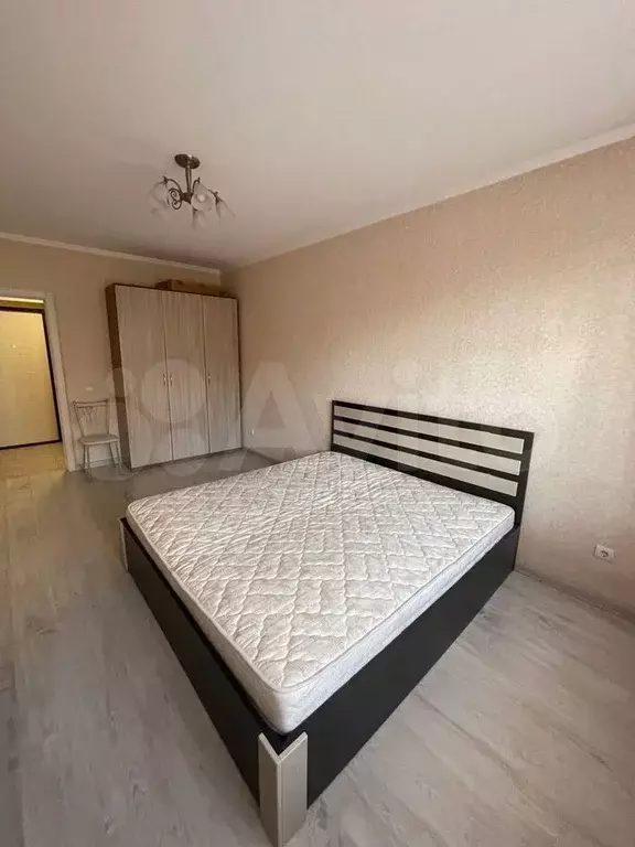 1-к. квартира, 40 м, 1/9 эт. - Фото 1