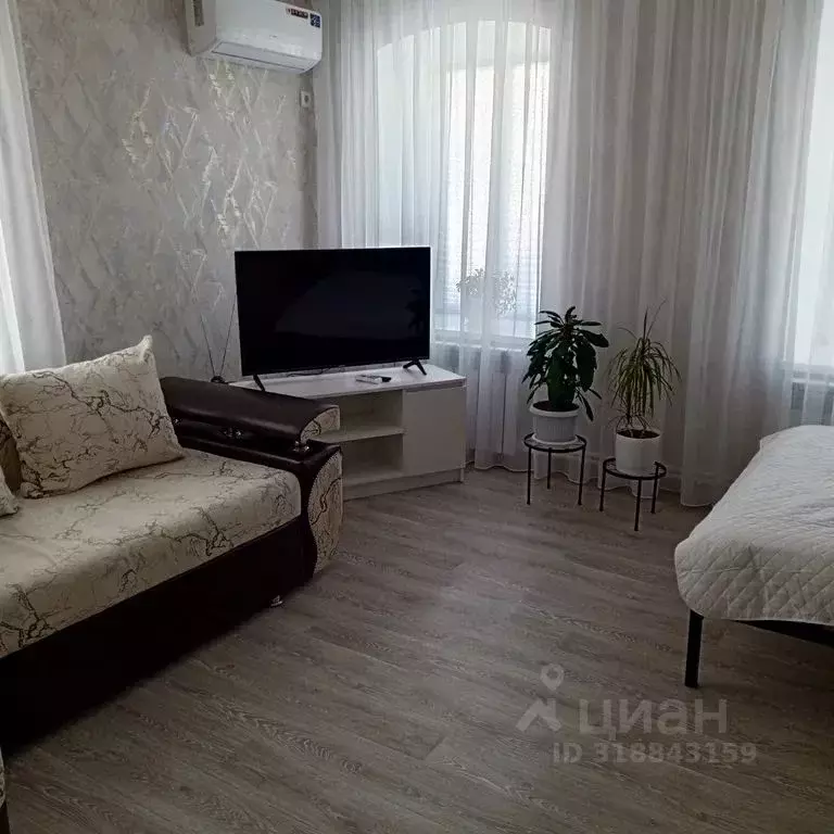 2-к кв. Волгоградская область, Камышин Советская ул., 41 (57.0 м) - Фото 0