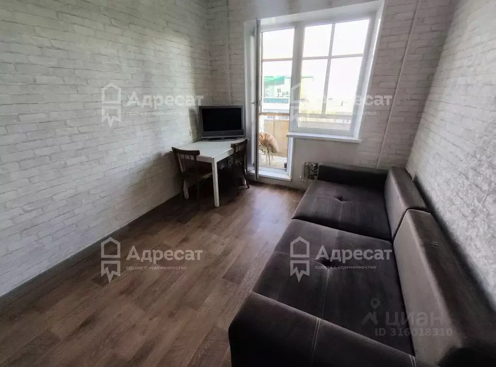 2-к кв. Волгоградская область, Волгоград Казахская ул., 8 (53.4 м) - Фото 1