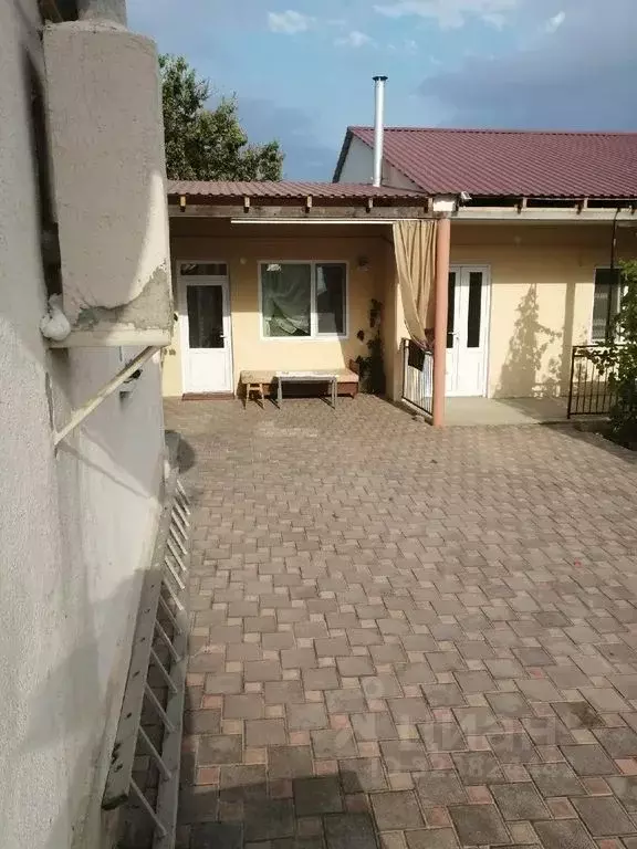 Дом в Крым, Черноморский район, с. Межводное ул. Амет-Хана Султана, 10 ... - Фото 1