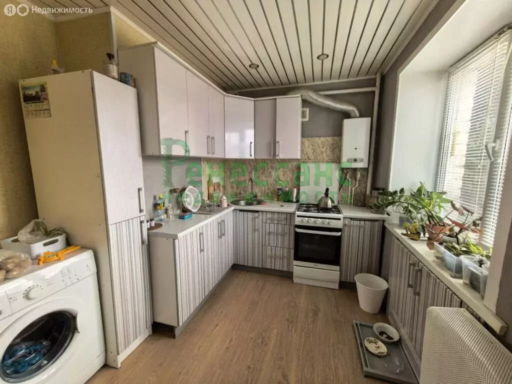 4-комнатная квартира: Брянск, улица Челюскинцев, 4 (65 м) - Фото 1