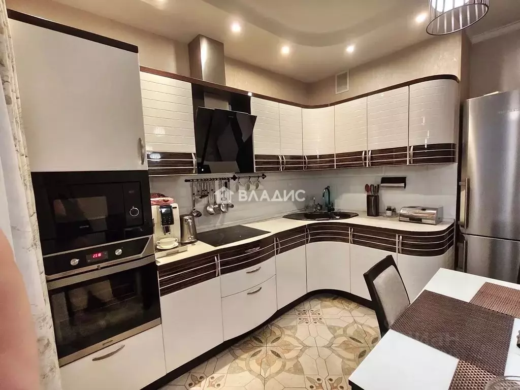 2-к кв. Московская область, Лобня проезд Свободный, 9 (72.8 м) - Фото 1