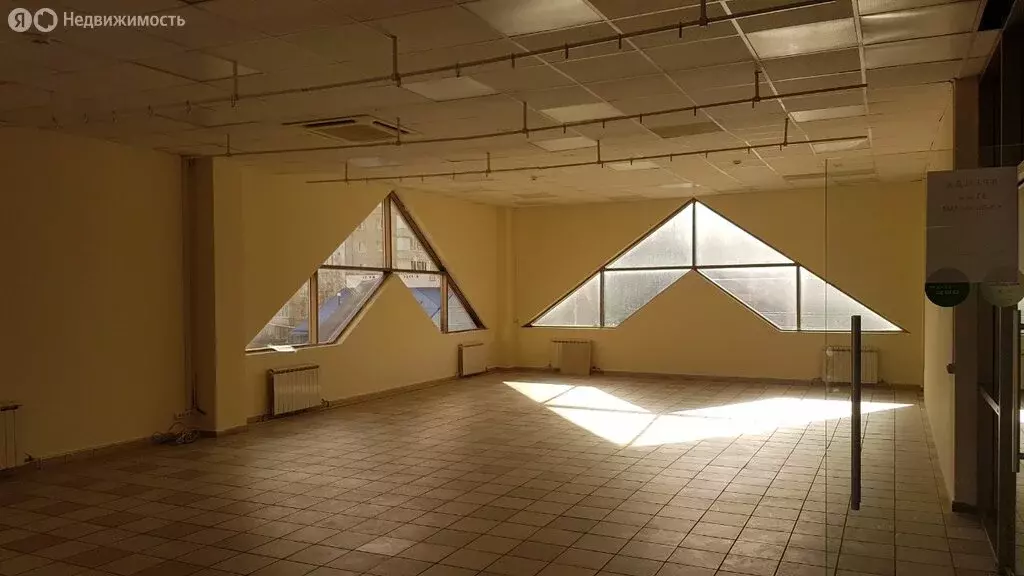 Торговая площадь (101 м) - Фото 2