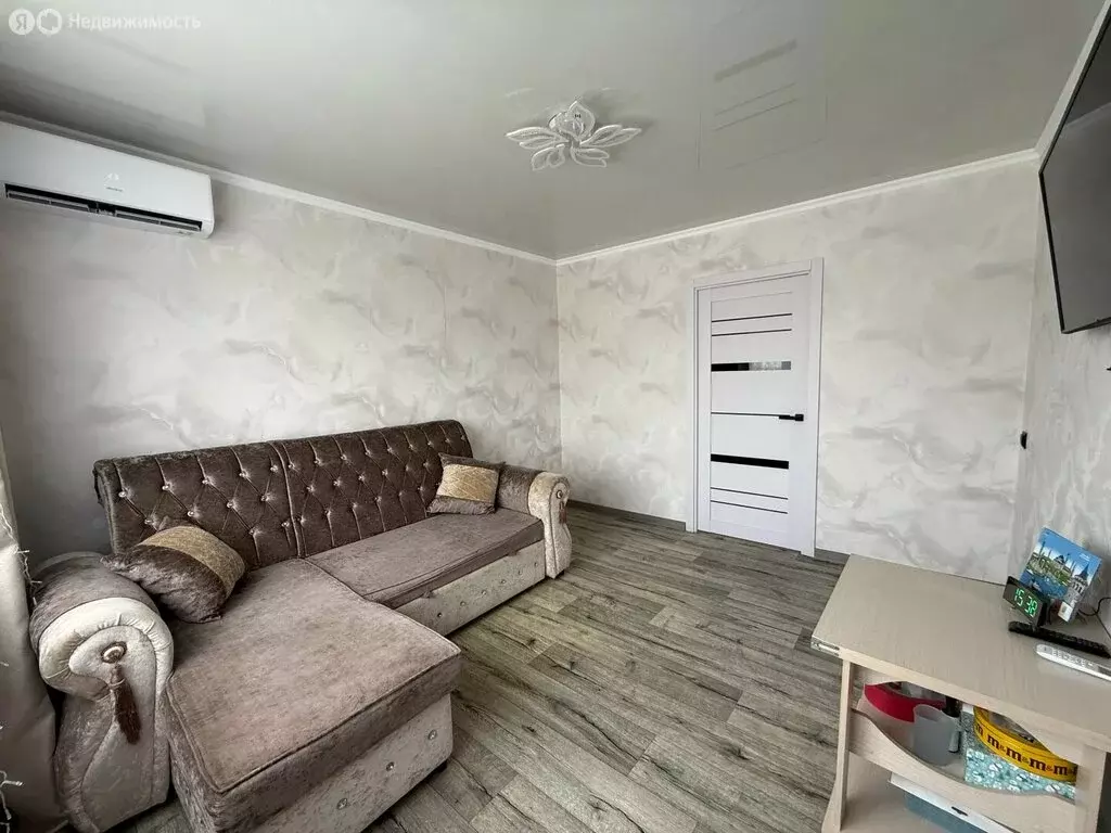 3-комнатная квартира: Астрахань, Курская улица, 53 (63 м) - Фото 1