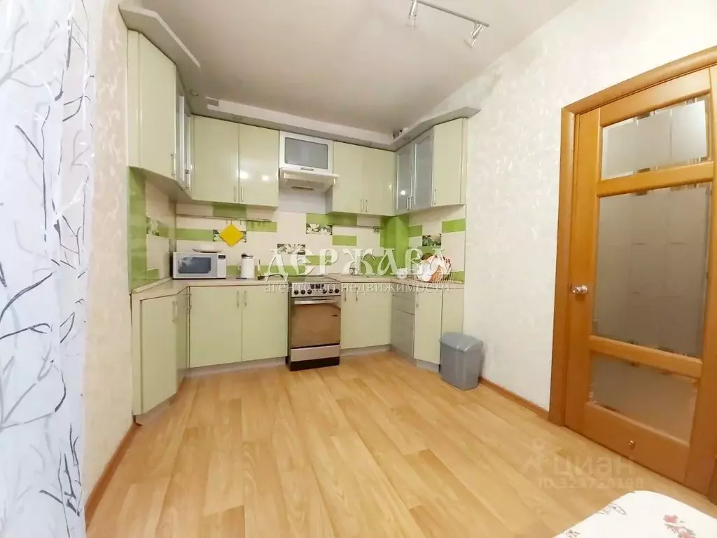 2-к кв. Белгородская область, Старый Оскол Макаренко мкр, 39 (60.0 м) - Фото 1