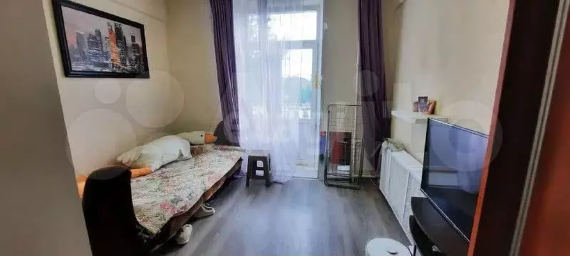 Комната 18 м в 4-к., 4/4 эт. - Фото 1
