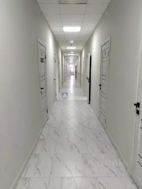 Офис в Тюменская область, Тюмень ул. 50 лет Октября, 120 (18 м) - Фото 2