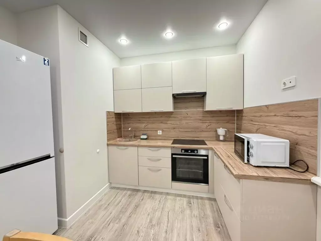 2-к кв. Татарстан, Казань ул. Вишневского, 61А (65.0 м) - Фото 2