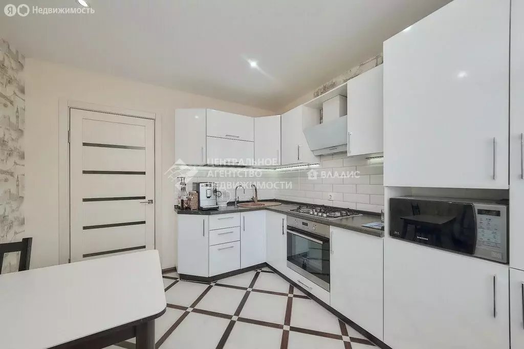 1-комнатная квартира: район Семчино, Семчинская улица, 5 (33.9 м) - Фото 2