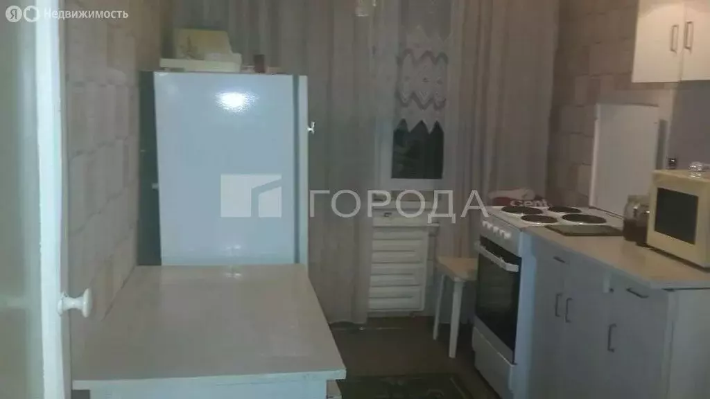 3-комнатная квартира: Барнаул, улица Панфиловцев, 25 (61.9 м) - Фото 2