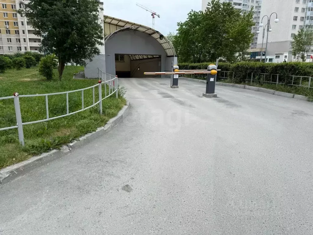 Гараж в Свердловская область, Екатеринбург Втузгородок жилрайон, ... - Фото 1