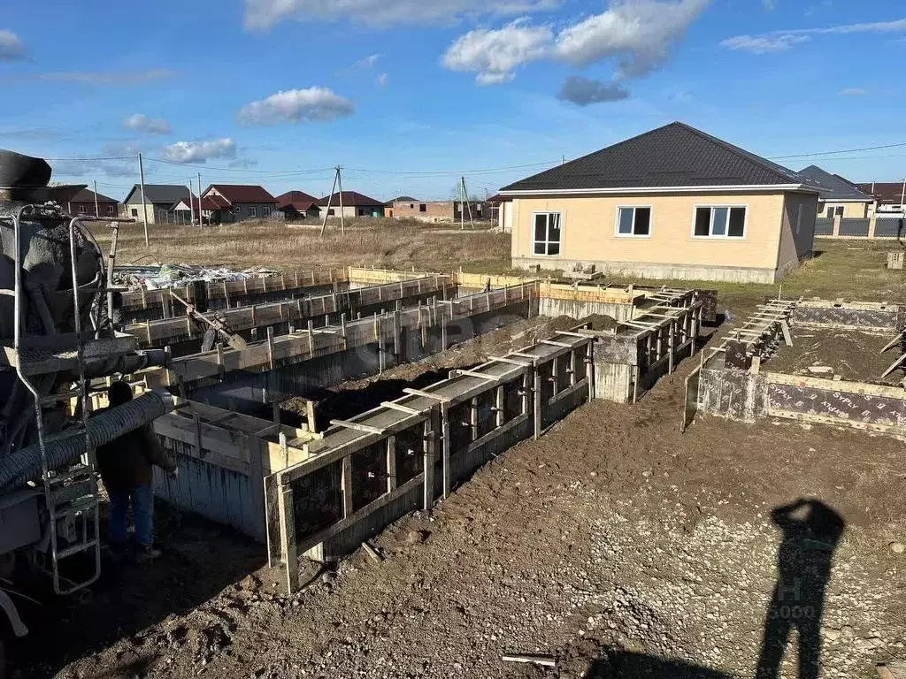 Участок в Адыгея, Майкоп городской округ, пос. Северный пер. ... - Фото 1