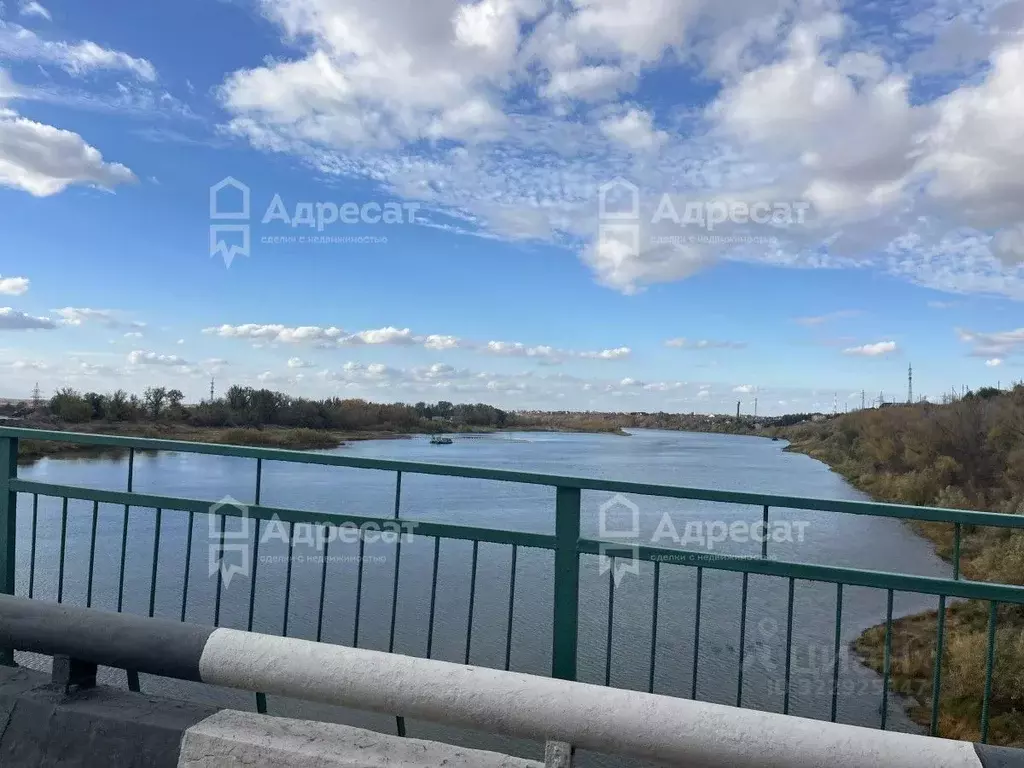 Участок в Волгоградская область, Среднеахтубинский район, Кировское ... - Фото 0