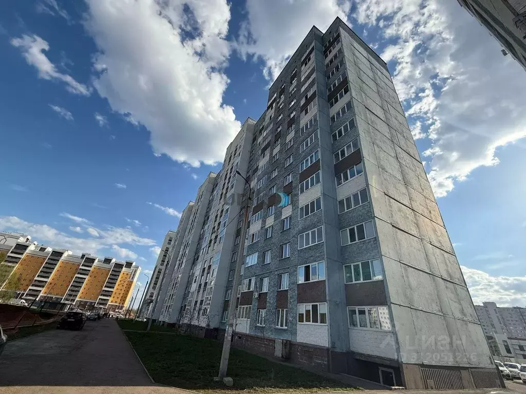 3-к кв. Башкортостан, Уфа ул. Летчиков, 2Д (67.6 м) - Фото 0