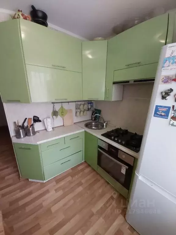 2-к кв. Омская область, Омск наб. Иртышская, 15 (44.6 м) - Фото 0