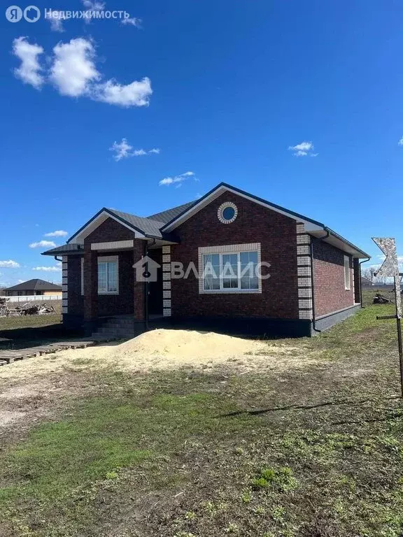 Дом в село Стрелецкое, улица Клавкиной (140 м) - Фото 1