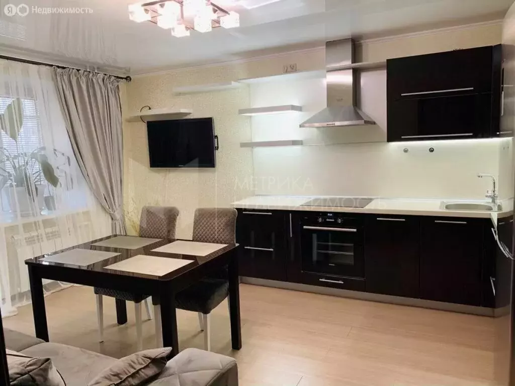 1-комнатная квартира: Тюмень, улица Прокопия Артамонова, 13 (58.8 м) - Фото 2