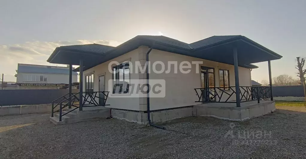 Дом в Адыгея, Майкоп городской округ, Гавердовский хут. ул. Апрельская ... - Фото 1