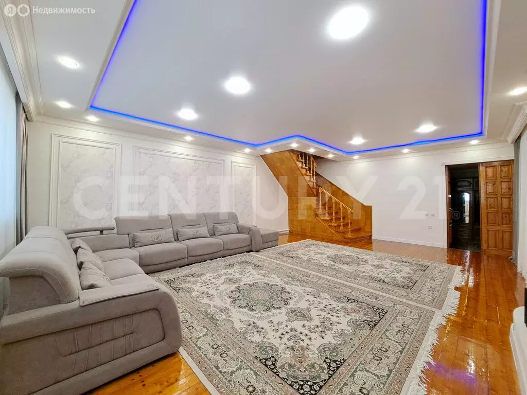 Дом в Махачкала, улица Гази Омарова, 46 (255 м) - Фото 1