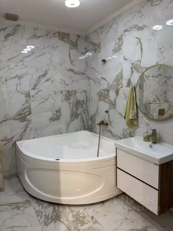 3-к кв. Северная Осетия, Владикавказ ул. Астана Кесаева, 44В (97.0 м) - Фото 0