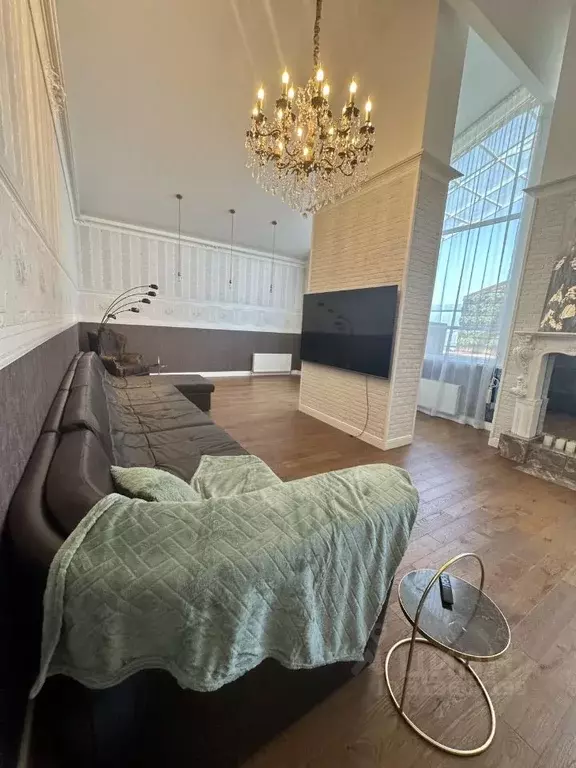 4-к кв. Краснодарский край, Краснодар Пашковская ул., 83 (400.0 м) - Фото 1