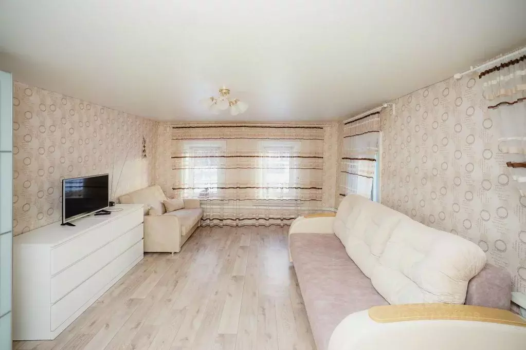 Дом в Омская область, Любинский район, Красный Яр рп Школьная ул., 4 ... - Фото 1