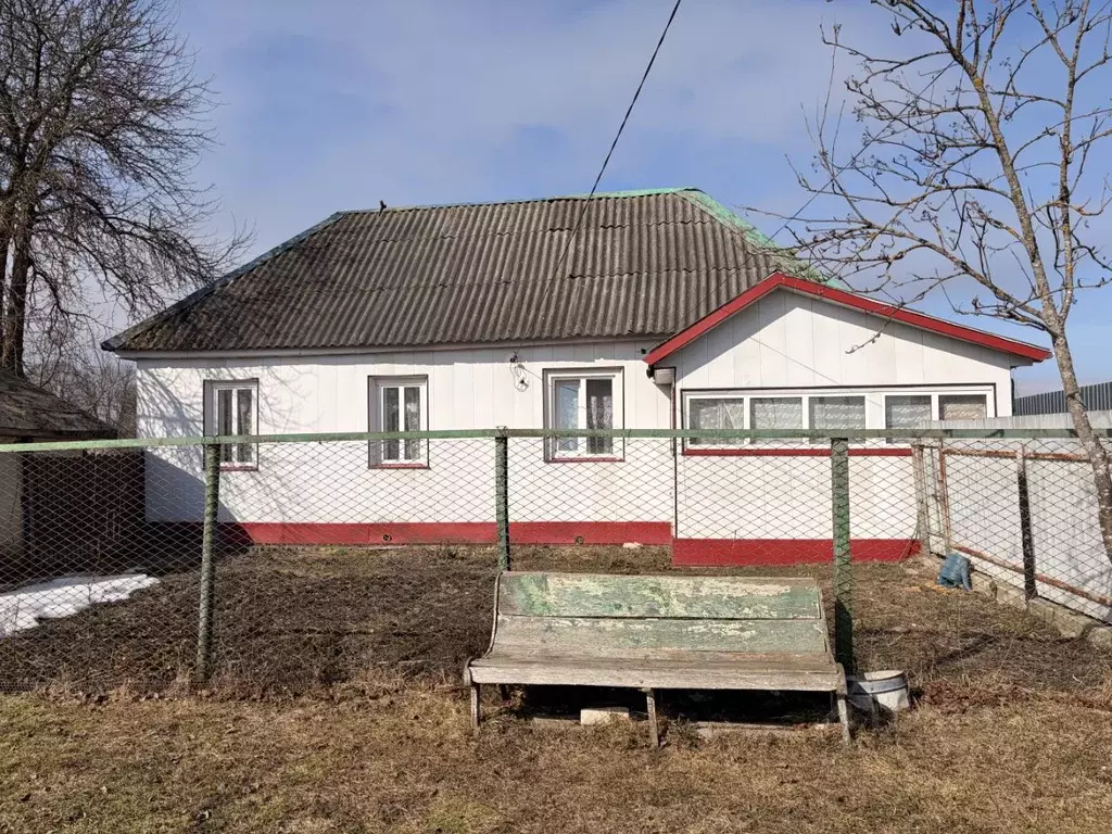 Дом в Брянская область, Жуковка ул. Комарова (60 м) - Фото 1