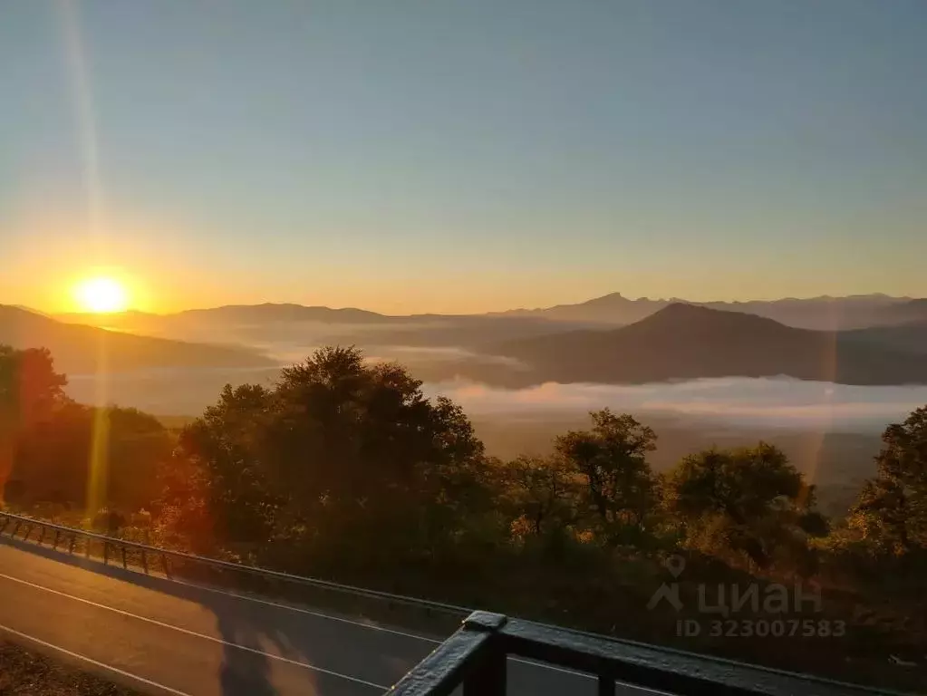 Дом в Адыгея, Майкопский район, Даховское с/пос км 8-й (15 м) - Фото 1