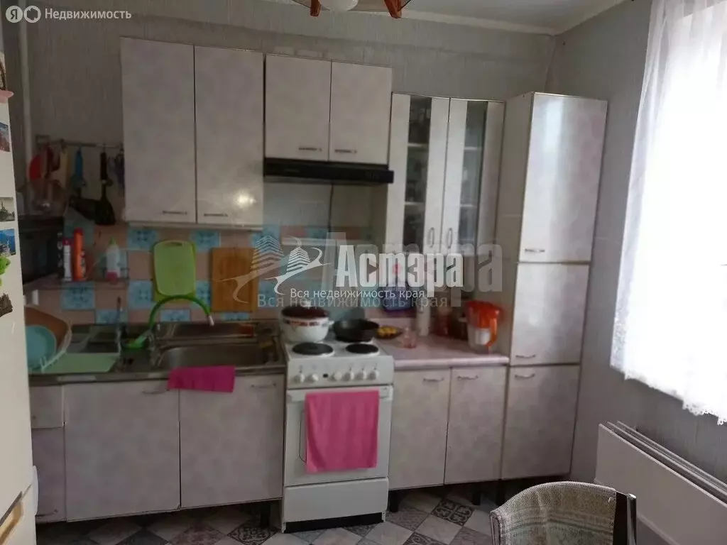 3-комнатная квартира: 6-й микрорайон, 20 (76 м) - Фото 1