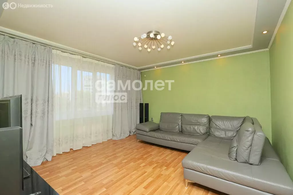 3-комнатная квартира: Кемерово, Октябрьский проспект, 61Б (77.8 м) - Фото 1