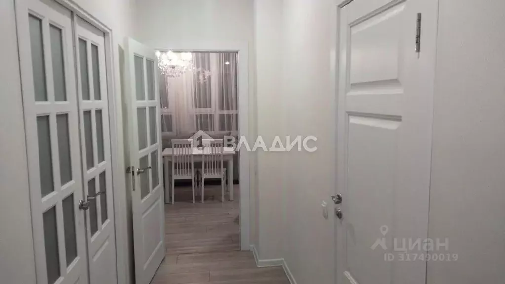 2-к кв. Белгородская область, Белгород ул. Есенина, 9к3 (57.0 м) - Фото 0