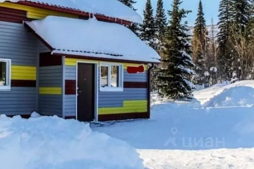 Дом в Кемеровская область, Таштагольский район, Шерегешское городское ... - Фото 1