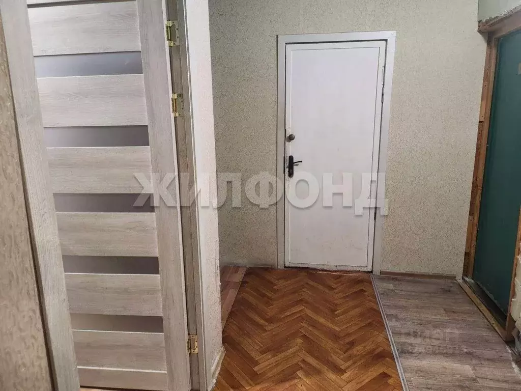 Комната Новосибирская область, Новосибирск Бассейный пер., 6 (13.6 м) - Фото 1