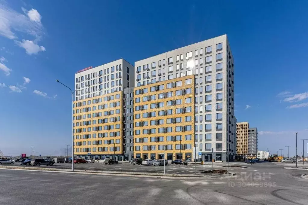 3-к кв. Тюменская область, Тюмень ул. Новоселов, 103 (79.2 м) - Фото 1