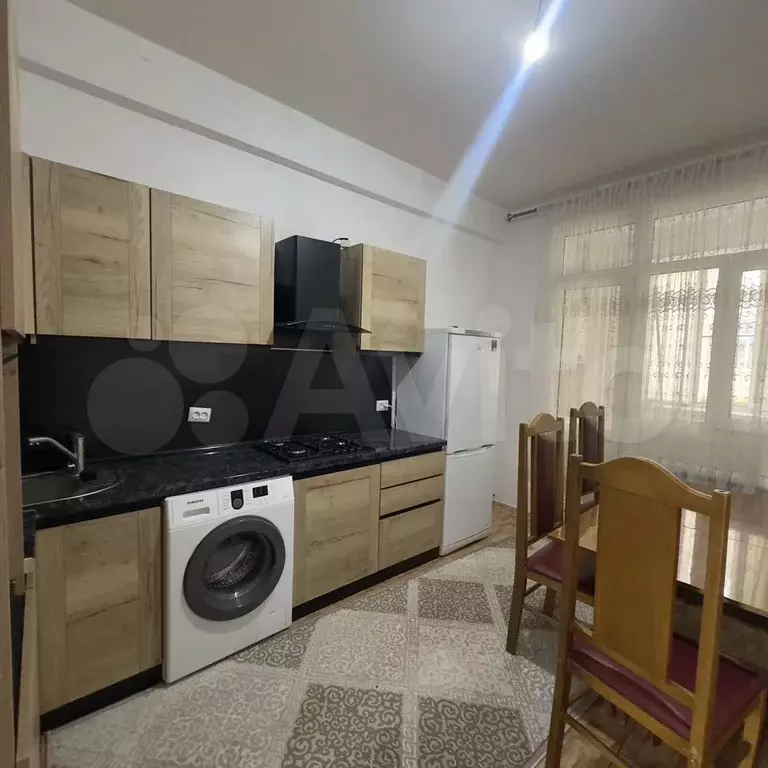 2-к. квартира, 75 м, 1/10 эт. - Фото 1