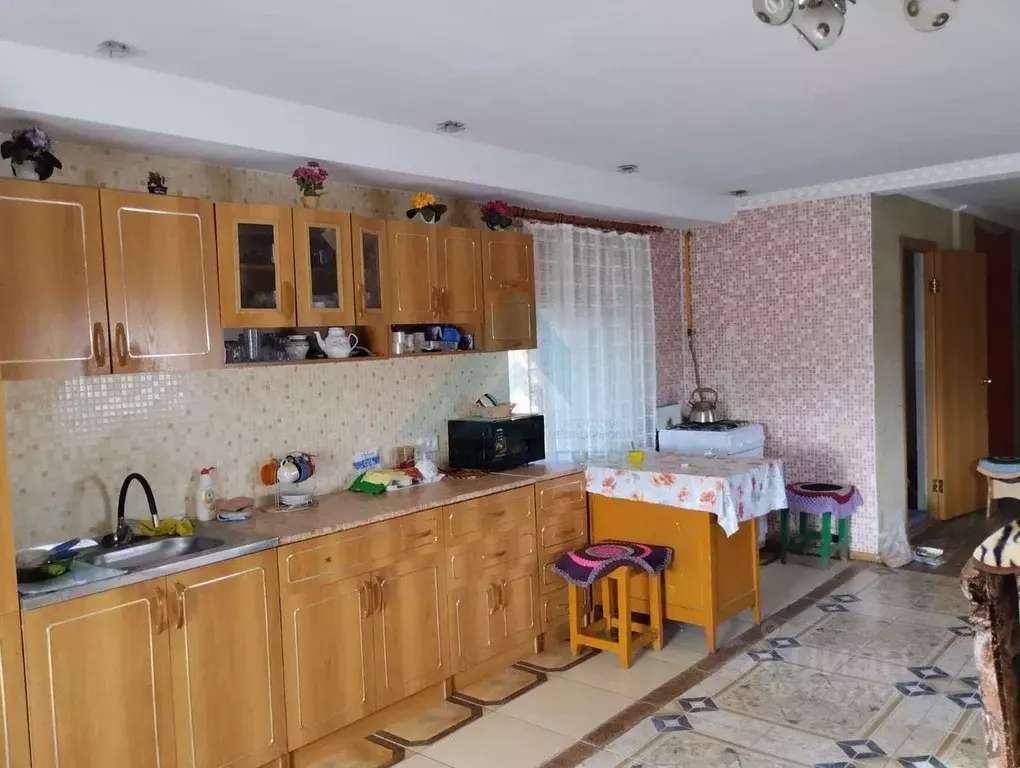 Дом в Оренбургская область, Акбулакский район, с. Новопавловка ... - Фото 1