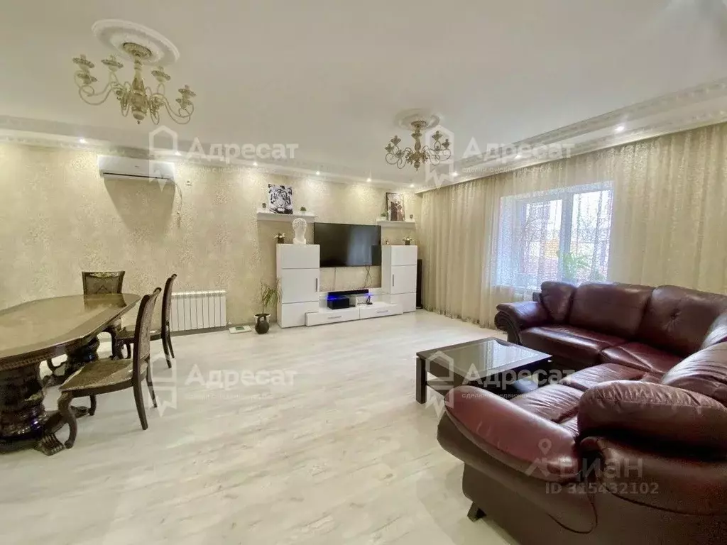 Дом в Волгоградская область, Волгоград ул. Чапаева (129 м) - Фото 1