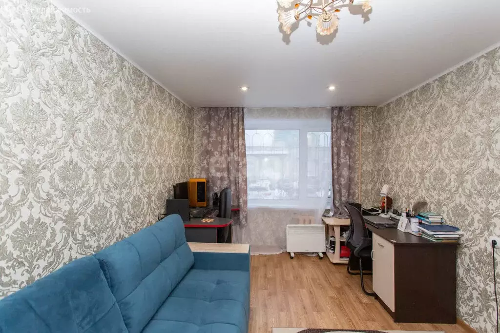 2-комнатная квартира: Тобольск, 6-й микрорайон, 8 (48 м) - Фото 0