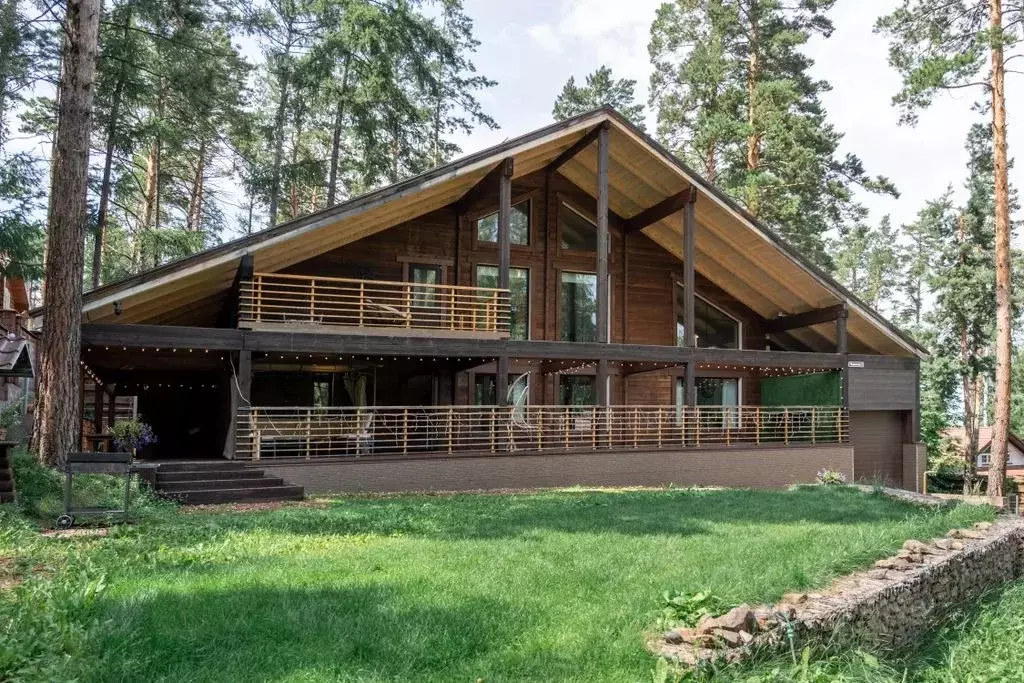 Дом в Красноярский край, Красноярск Черничная ул., 3 (300 м) - Фото 1