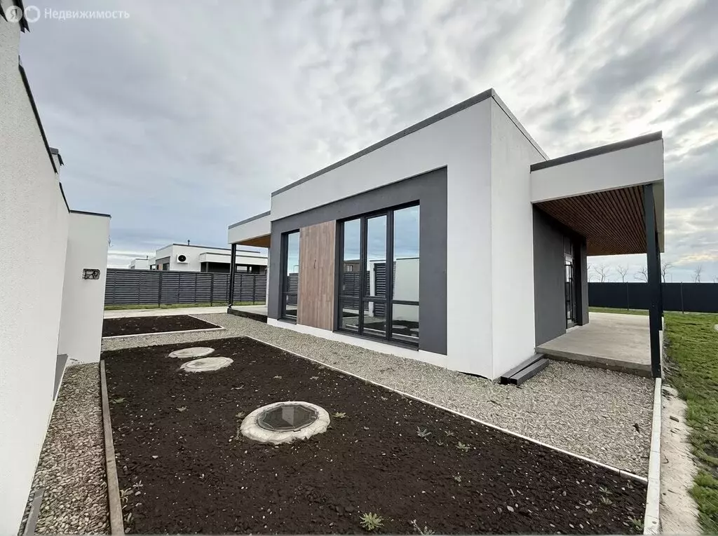 Дом в село Новобессергеневка, Манежная улица (140 м) - Фото 2