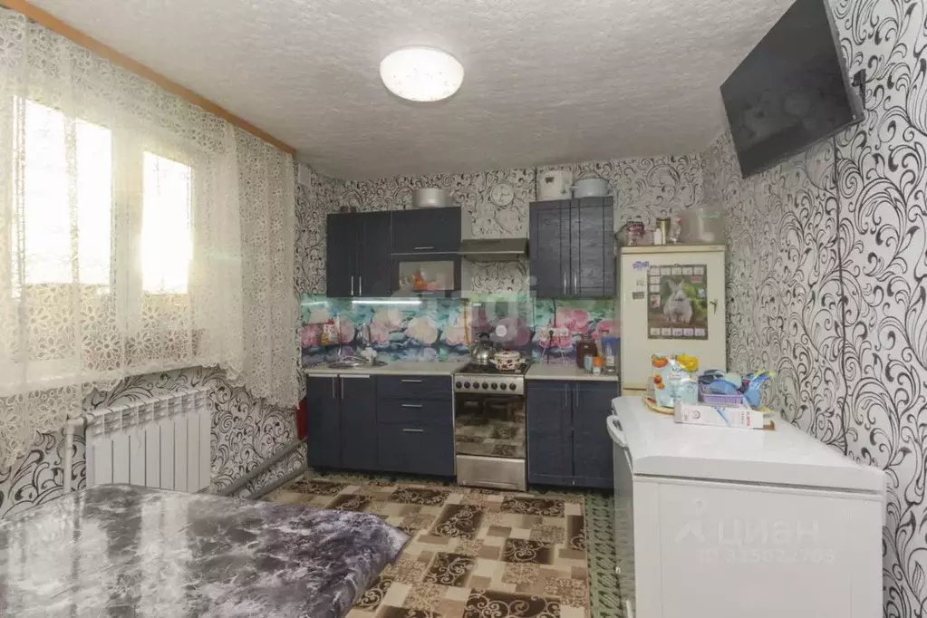 Дом в Омская область, Таврический район, д. Новобелозеровка ... - Фото 1