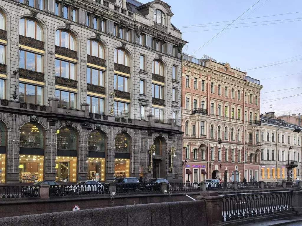 Торговая площадь в Санкт-Петербург наб. Канала Грибоедова, 19 (161 м) - Фото 0