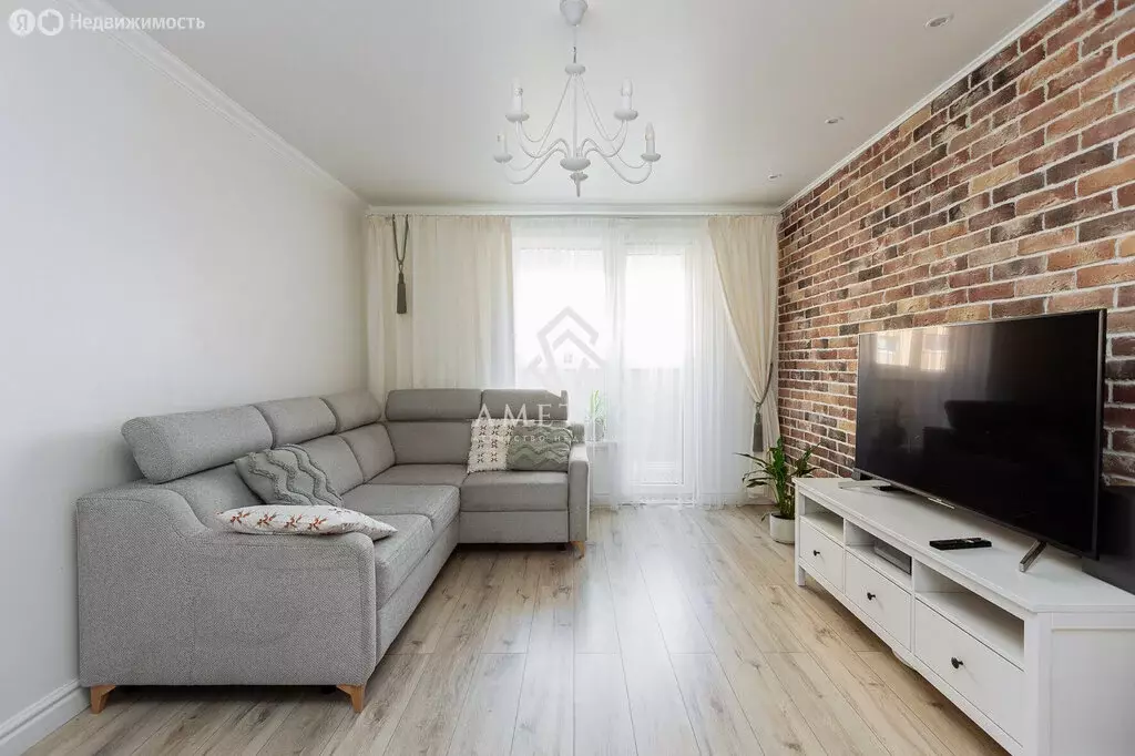3-комнатная квартира: Калининград, улица Дзержинского, 168В (78 м) - Фото 0