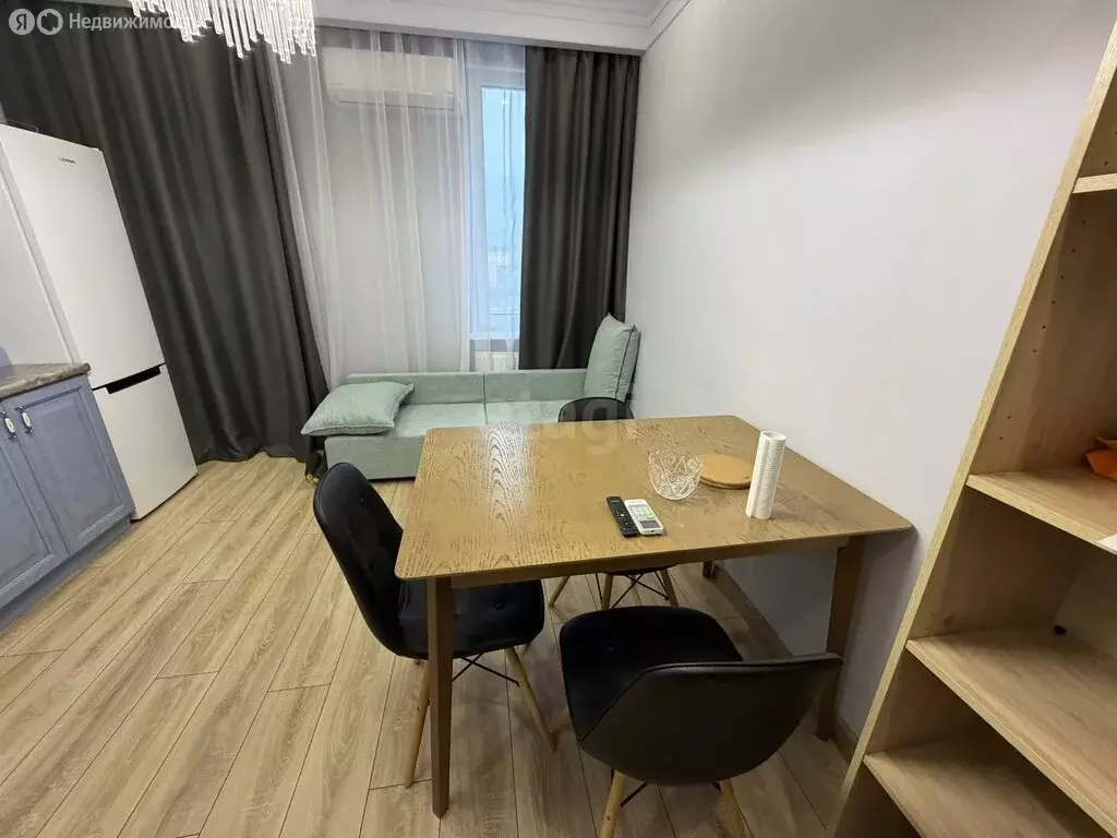 2-комнатная квартира: Тюмень, Новгородская улица, 1 (61.7 м) - Фото 2