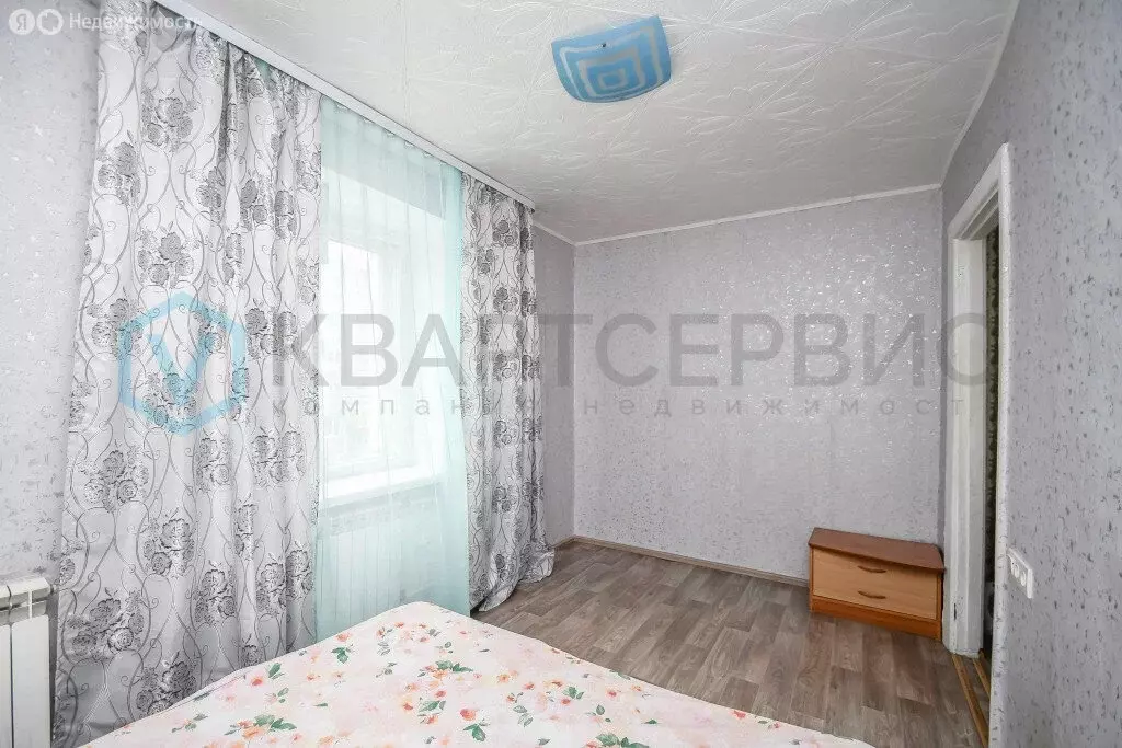 3-комнатная квартира: Омск, улица Труда, 21 (51.2 м) - Фото 1