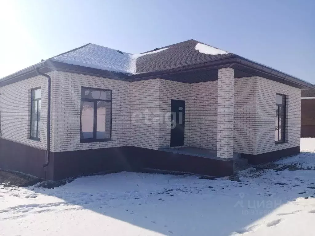 Дом в Белгородская область, Строитель Яковлевский городской округ, ул. ... - Фото 0