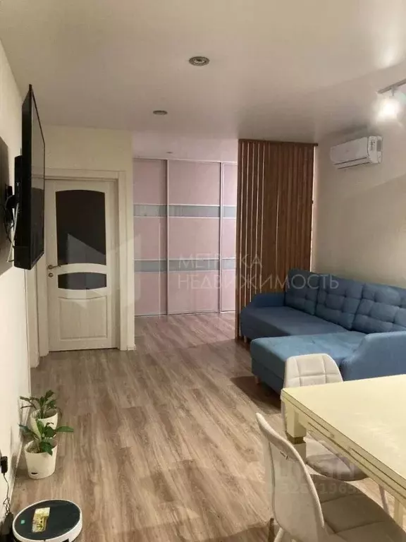 2-к кв. Тюменская область, Тюмень ул. Федюнинского, 64 (72.8 м) - Фото 1