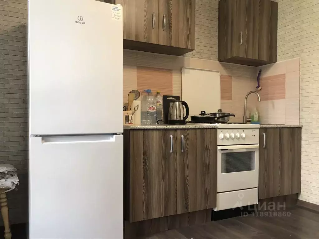 Студия Тюменская область, Тюмень ул. Новоселов, 115 (18.0 м) - Фото 0